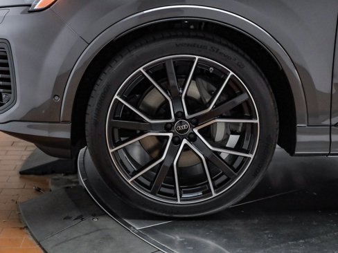 New 2025 Audi Q7 3.0T Prestige image 13