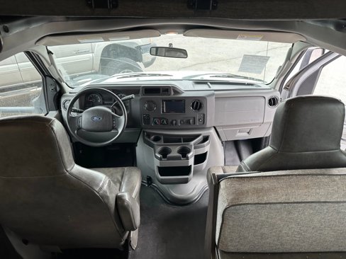 Used 2019 Ford E-450 and Econoline 450 Super Duty w/ Motorhome Prep Package image 12