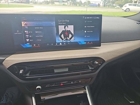 Used 2025 BMW 230i Coupe w/ M Sport Package image 6