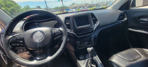 Used 2019 Jeep Cherokee Latitude Plus image 10