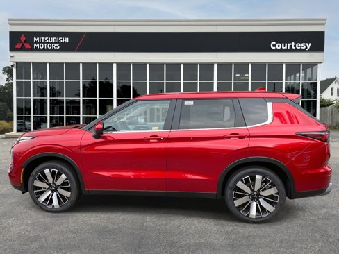 New 2025 Mitsubishi Outlander SE image 2