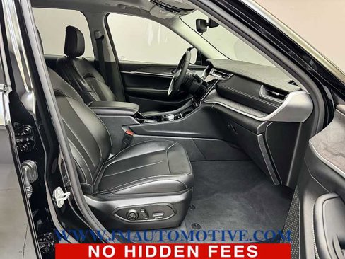 Used 2023 Jeep Grand Cherokee L Limited image 23