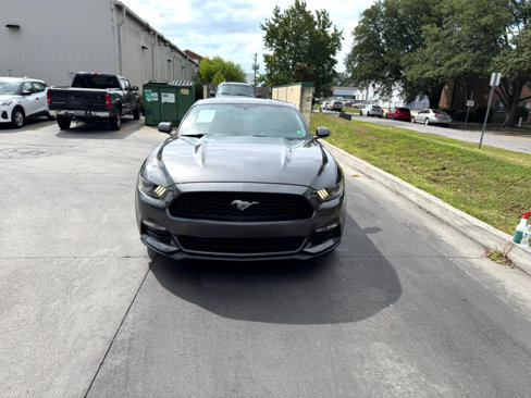 Used 2017 Ford Mustang Coupe image 5