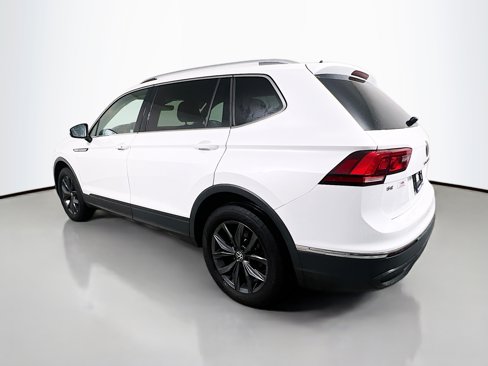 Used 2023 Volkswagen Tiguan SE image 8