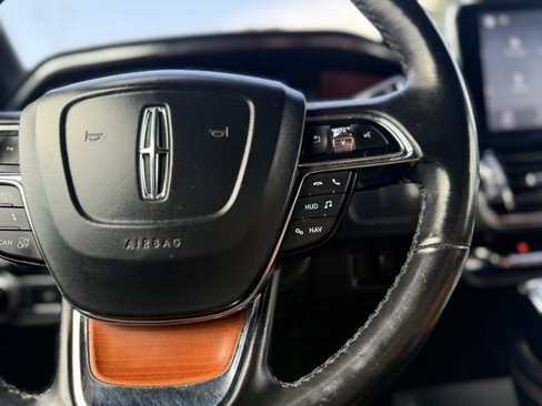 Used 2019 Lincoln Navigator Reserve image 40