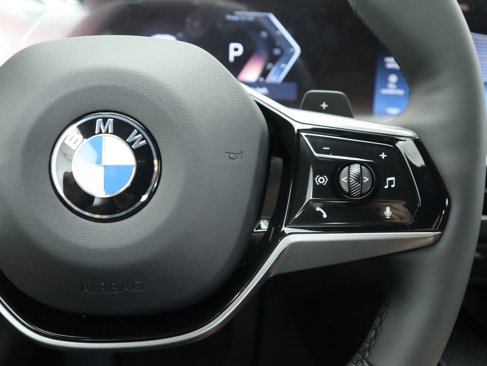 Used 2025 BMW 530i w/ Premium Package image 12