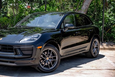 Used 2024 Porsche Macan w/ Premium Plus Package image 7
