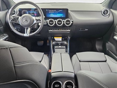 Used 2025 Mercedes-Benz GLA 250 image 16
