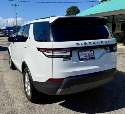Used 2020 Land Rover Discovery SE image 4