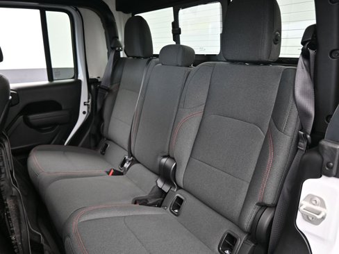 Used 2024 Jeep Gladiator Rubicon image 36