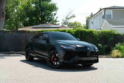 Used 2022 Lamborghini Urus image 2
