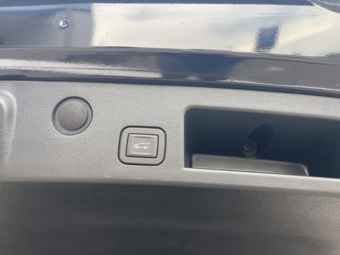 New 2026 Chevrolet Equinox ACTIV w/ LPO, Floor Liner Package image 12