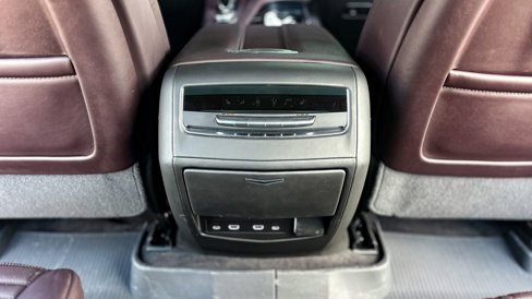 Used 2024 Cadillac Escalade V w/ LPO, ONYX Package image 38