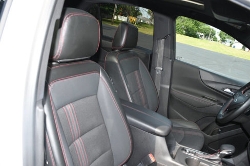 Used 2023 Chevrolet Equinox RS image 24