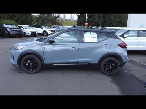 Used 2024 Nissan Kicks SR w/ SR Premium Package image 8