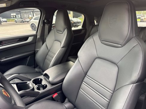 Certified 2025 Porsche Cayenne Coupe image 23