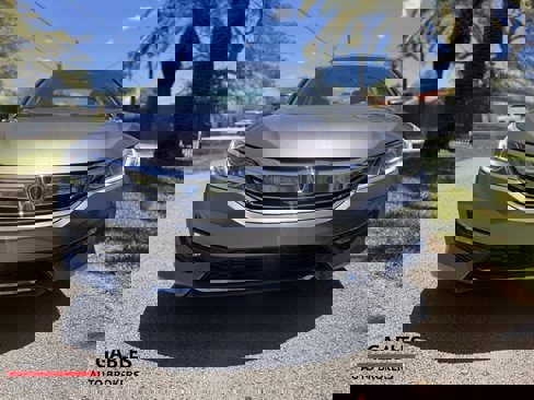 Used 2017 Honda Accord EX-L image 10