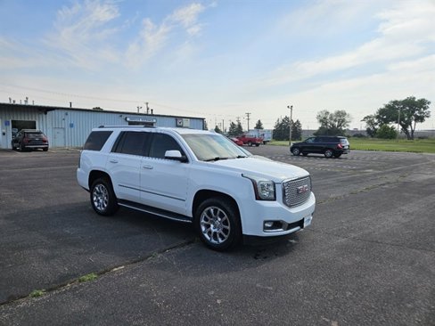 Used 2015 GMC Yukon Denali w/ Open Road Package image 8
