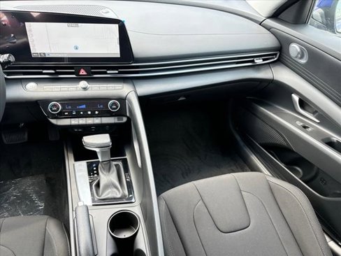 Certified 2024 Hyundai Elantra SEL image 18