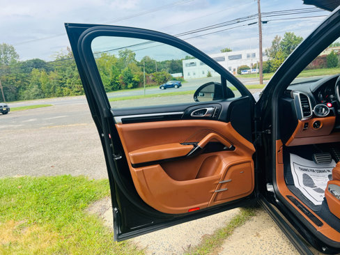 Used 2018 Porsche Cayenne S image 17