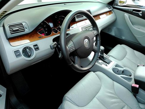 Used 2007 Volkswagen Passat 2.0T image 16