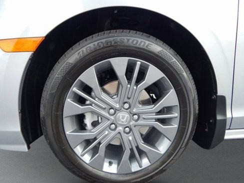 New 2026 Honda Odyssey Touring image 9