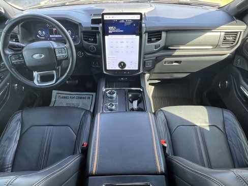 Used 2024 Ford Expedition Platinum image 2
