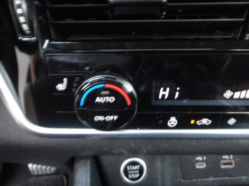Used 2021 Nissan Rogue SV w/ Premium Package image 10