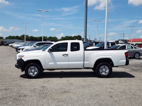 Used 2022 Toyota Tacoma SR image 4