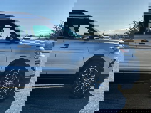 Used 2018 Ford Explorer Sport w/ Equipment Group 401A image 9
