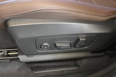 New 2025 BMW X1 xDrive28i w/ Premium Package image 9