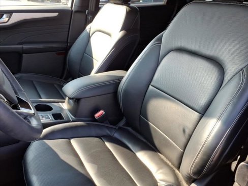 Certified 2023 Ford Escape Platinum image 2