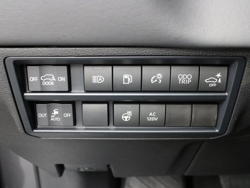 Used 2025 Toyota Sequoia Platinum image 54