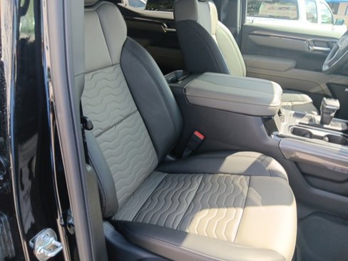New 2026 Chevrolet Silverado 1500 ZR2 image 23