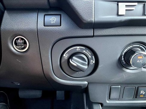 Certified 2025 Nissan Frontier SV image 26