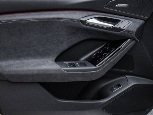 New 2025 Audi SQ6 e-tron Prestige image 22