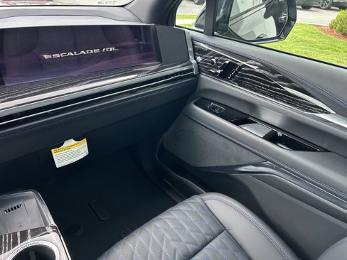 New 2026 Cadillac Escalade IQL Luxury image 16