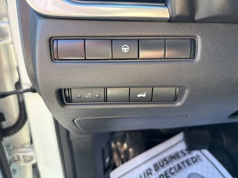 Used 2022 Nissan Rogue SV w/ SV Premium Package image 24