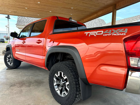 Used 2017 Toyota Tacoma TRD Off-Road image 12
