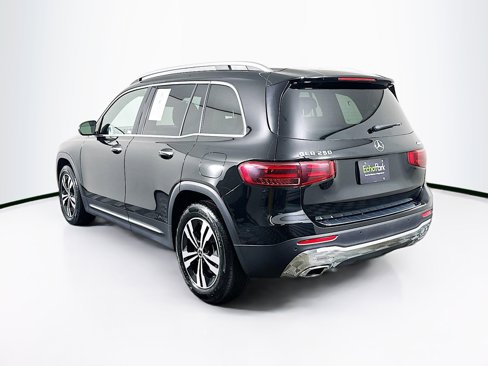Used 2024 Mercedes-Benz GLB 250 4MATIC image 5