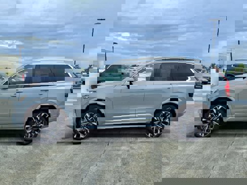 New 2026 Volvo XC90 B6 Plus w/ Protection Package Premier image 4