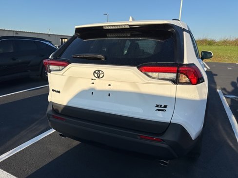 Used 2025 Toyota RAV4 XLE w/ Convenience Package image 11