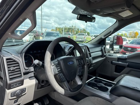 Used 2018 Ford F250 XLT w/ XLT Premium Package image 10