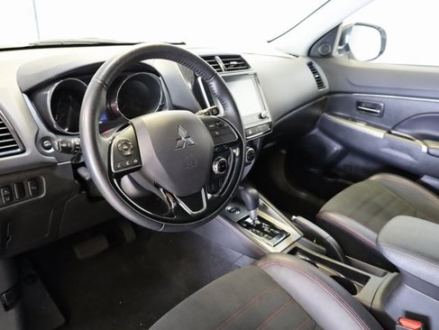 Used 2024 Mitsubishi Outlander Sport SE image 4