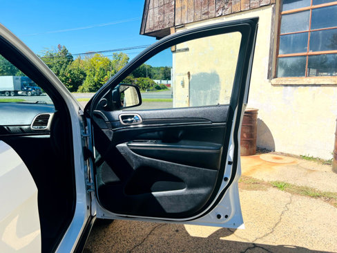 Used 2016 Jeep Grand Cherokee Limited image 30