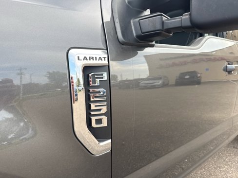 Used 2019 Ford F250 Lariat w/ Lariat Ultimate Package image 11