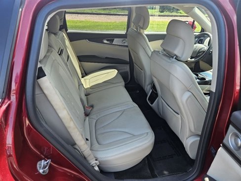 Used 2016 Lincoln MKX Reserve w/ Luxury Package image 15