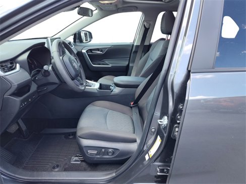 Used 2025 Toyota RAV4 XLE image 14