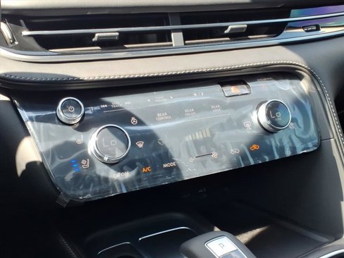 New 2026 INFINITI QX60 Luxe image 13