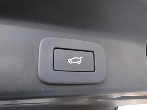 Used 2025 Jaguar F-PACE R-Dynamic S image 42